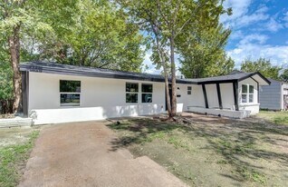 5611 Doulton Dr in Houston, TX - Building Photo