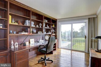 12009 Piney Meetinghouse Rd in Potomac, MD - Building Photo - Building Photo
