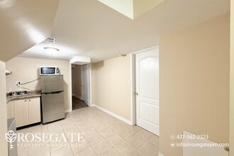 4 Ann Louise Crescent in Markham, ON - Building Photo - Building Photo