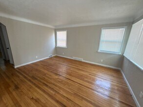 12085 Ashton Ave in Detroit, MI - Building Photo - Building Photo