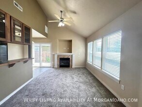 9221 W Brogan Dr in Boise, ID - Building Photo - Building Photo