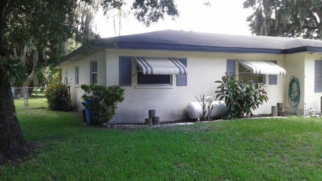 property at 915 14th St E