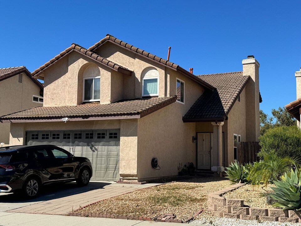 11973 Calle Naranja in El Cajon, CA - Building Photo