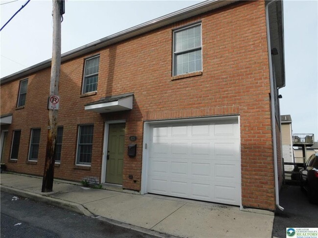 825 Masslich St in Bethlehem, PA - Building Photo - Building Photo