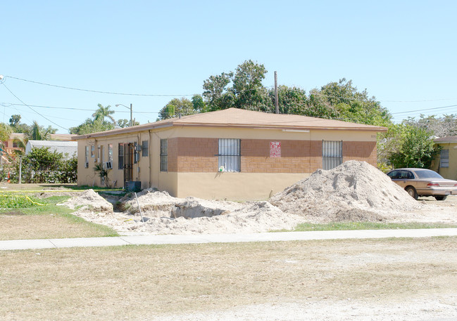 1131 NE Krome Ter in Homestead, FL - Foto de edificio - Building Photo