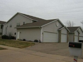 2 in Sun Prairie, WI - Building Photo