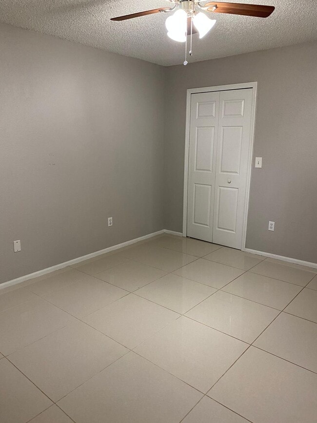 5124 Park Central Dr, Unit 517 in Orlando, FL - Building Photo - Building Photo