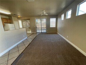 5947 Silver Trace Ct in Henderson, NV - Building Photo - Building Photo