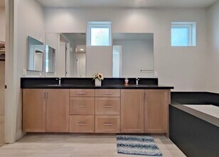 371 Novel in Irvine, CA - Building Photo - Building Photo