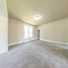 507 W Lincoln Way in Jefferson, IA - Building Photo - Building Photo