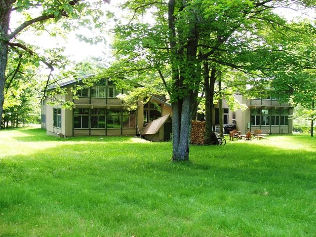 The Christmas Tree Inn in Warren, VT - Building Photo