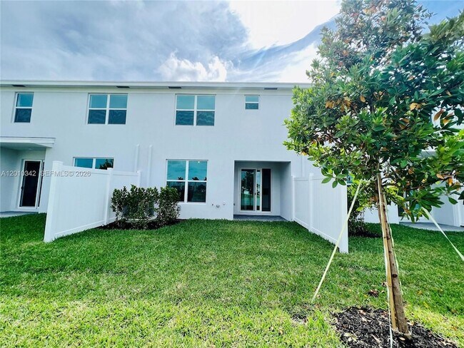 6909 Harbours Edge Ave in Greenacres, FL - Building Photo - Building Photo