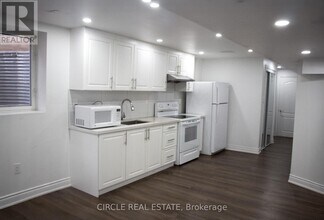 1204 McMullen Crescent in Milton, ON - Building Photo - Building Photo