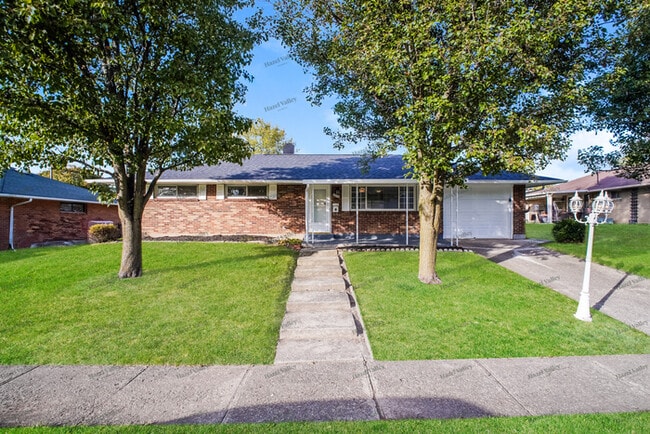 property at 5575 Barnard Dr