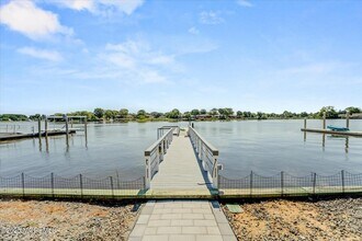 74 Seneca Pl in Oceanport, NJ - Building Photo - Building Photo