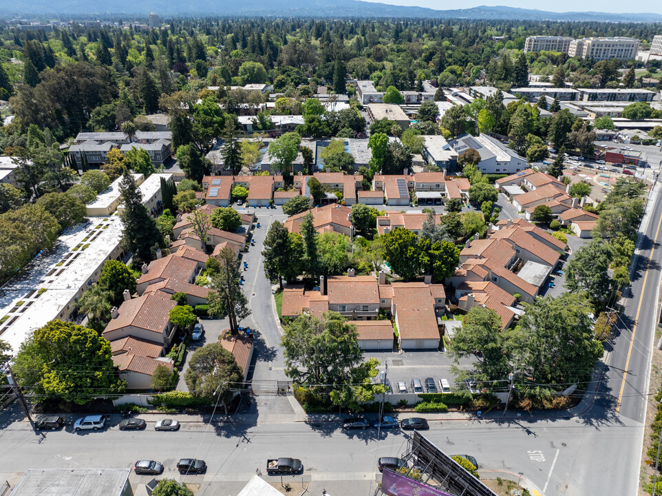 Mission Palo Alto in East Palo Alto, CA - Building Photo