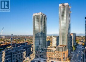 430 Square One Dr in Mississauga, ON - Building Photo