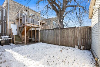 2332-1 W Warren Blvd, Unit 1 in Chicago, IL - Building Photo - Building Photo