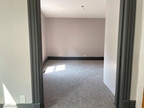 407 E Center St, Unit Lower 1 in Medina, NY - Building Photo - Building Photo