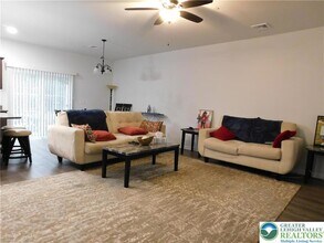 1047 Cetronia Rd in Trexlertown, PA - Building Photo - Building Photo