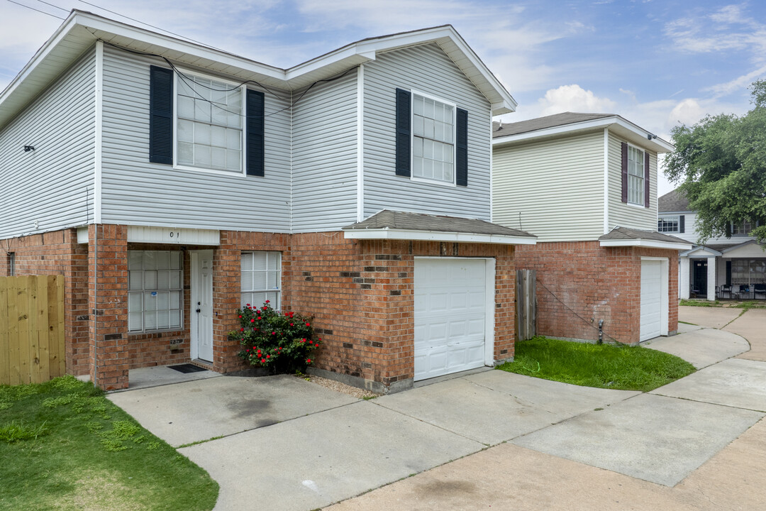 Inwood Trace Village in Houston, TX - Building Photo