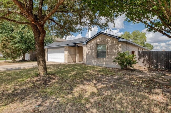 1204 Delia Chappa Ln in Hutto, TX - Building Photo - Building Photo