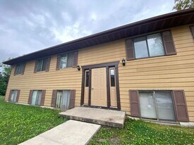 332 Friendship St in Iowa City, IA - Building Photo