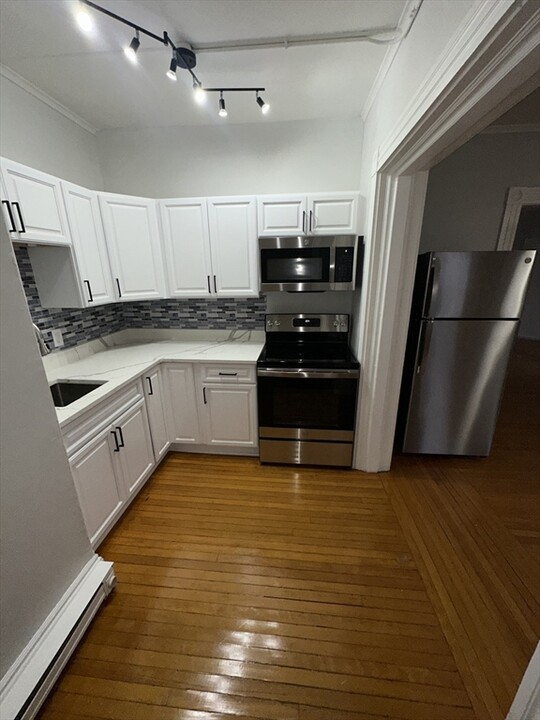 95 Dean St in Attleboro, MA - Foto de edificio