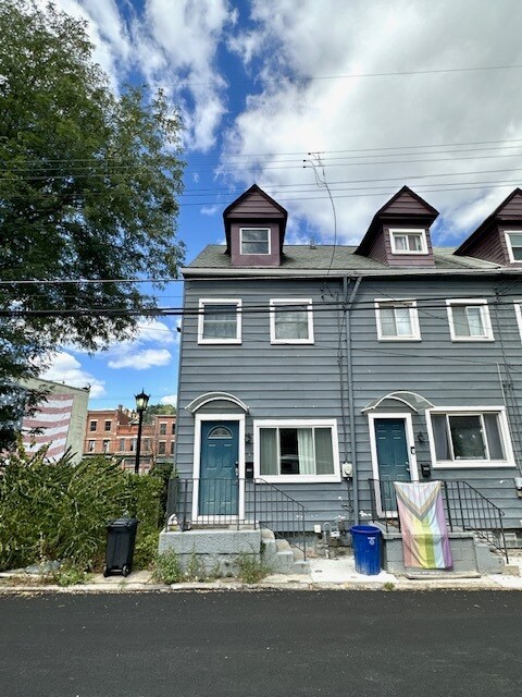 5231 Dresden Wy in Pittsburgh, PA - Building Photo