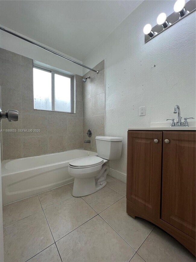 property at 1524 Lenox Ave.