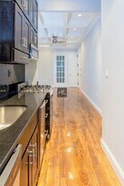 321 E 10th St in New York, NY - Building Photo