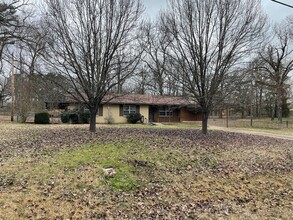 3114 Lake Hills Dr in Shreveport, LA - Building Photo - Building Photo