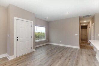 1643 S Limuel Cir in Wichita, KS - Building Photo - Building Photo
