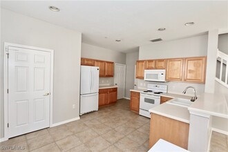 1055 Albany Ct in Naples, FL - Building Photo - Building Photo