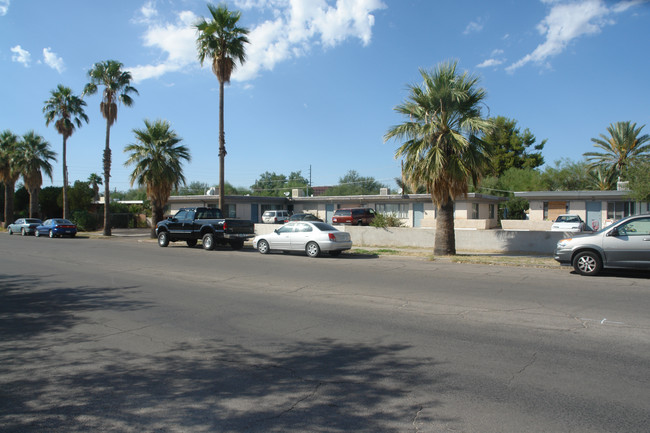 1431-1449 E 9th St in Tucson, AZ - Foto de edificio - Building Photo