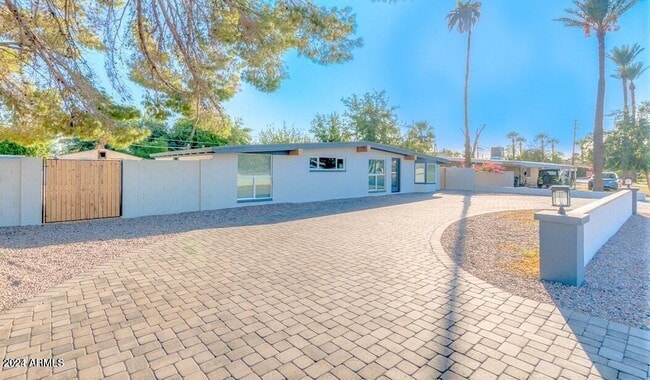 1017 E Bethany Home Rd in Phoenix, AZ - Building Photo - Building Photo