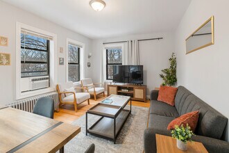 6441 N Hamilton Ave in Chicago, IL - Building Photo - Building Photo