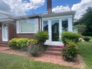 300 E Pine St in Graham, NC - Building Photo - Building Photo