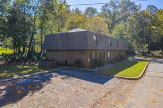 2116 Old Montgomery Hwy in Pelham, AL - Building Photo - Building Photo