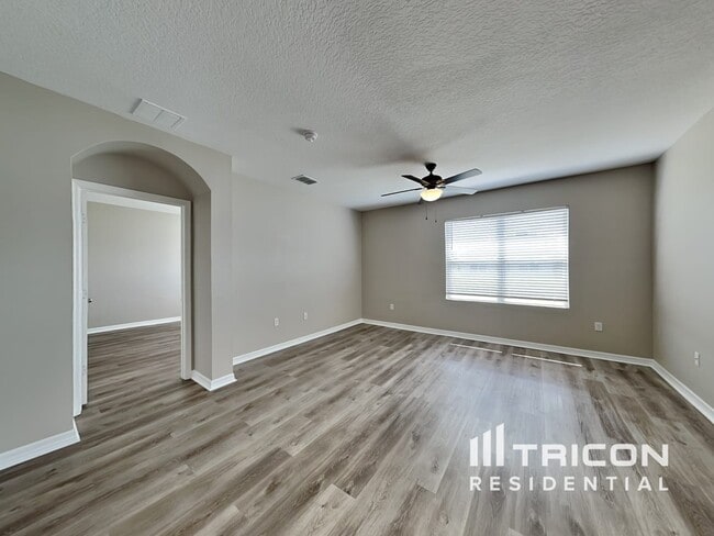 935 Summer Glen Dr in Winter Haven, FL - Foto de edificio - Building Photo