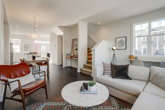 Harvest Townhomes in Saskatoon, SK - Building Photo - Building Photo