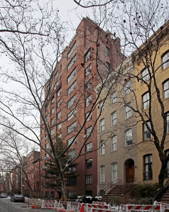 433 West 21st Street in New York, NY - Building Photo