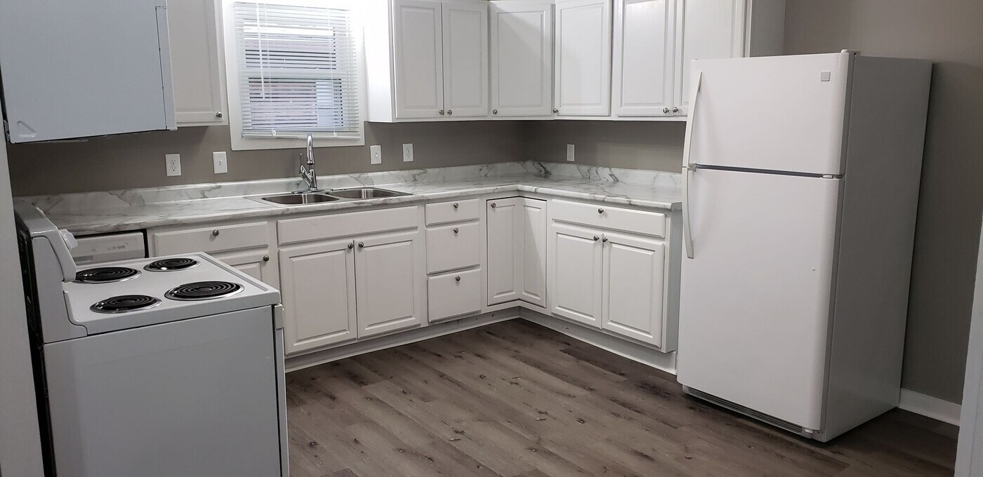 18 Cedar Island Dr in Logansport, IN - Building Photo