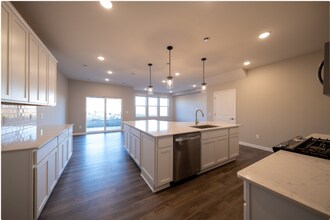 17981 Giants Wy in Lakeville, MN - Building Photo - Building Photo
