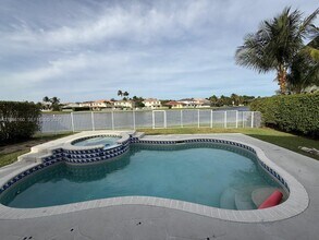 4249 Magnolia Ridge Dr in Weston, FL - Building Photo - Building Photo