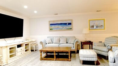 1459 Point Way in North Palm Beach, FL - Building Photo - Building Photo