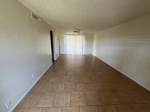 7110 W Highland Ave in Phoenix, AZ - Building Photo - Building Photo
