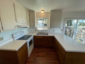 634 College St in Healdsburg, CA - Building Photo - Building Photo