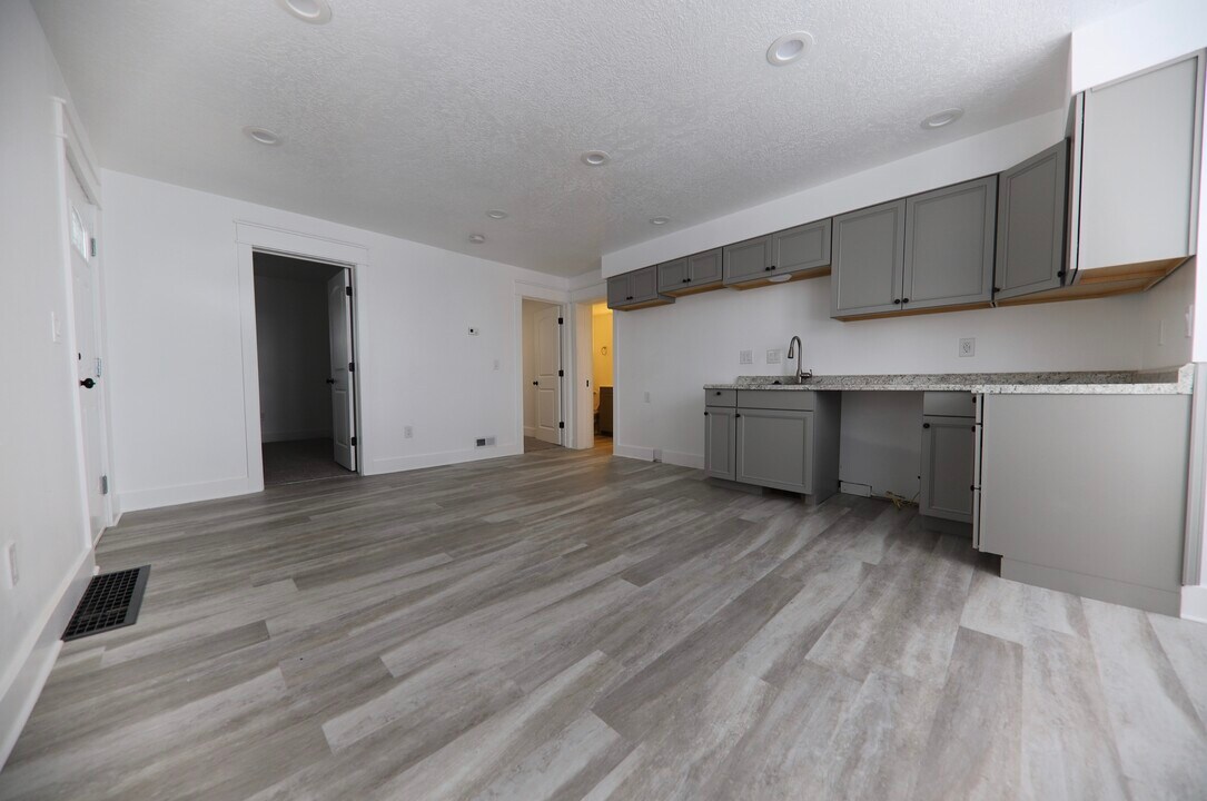 218 E 500 N-Unit -Unit 1 in Logan, UT - Foto de edificio