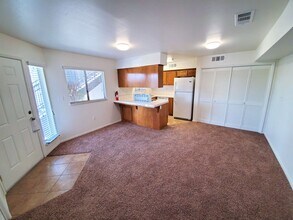 4701 Beechwood St in Bakersfield, CA - Building Photo - Building Photo